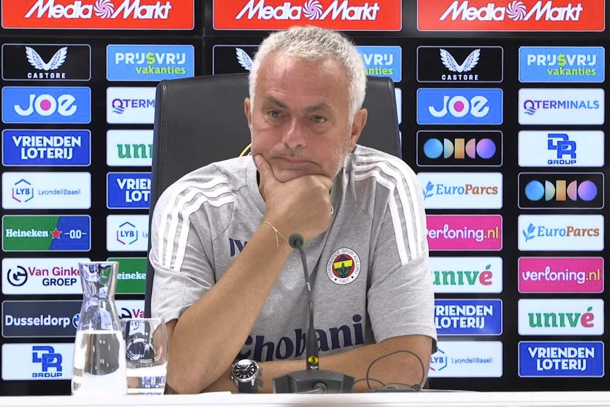 Fotografija uz vijest: Murinjo potpisao ugovor sa Real Madridom, ali uslovno