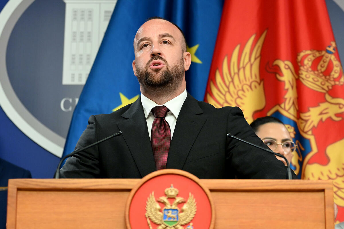 Fotografija uz vijest: Nikolić: Mandić nema kredibilitet za predsjednika Skupštine