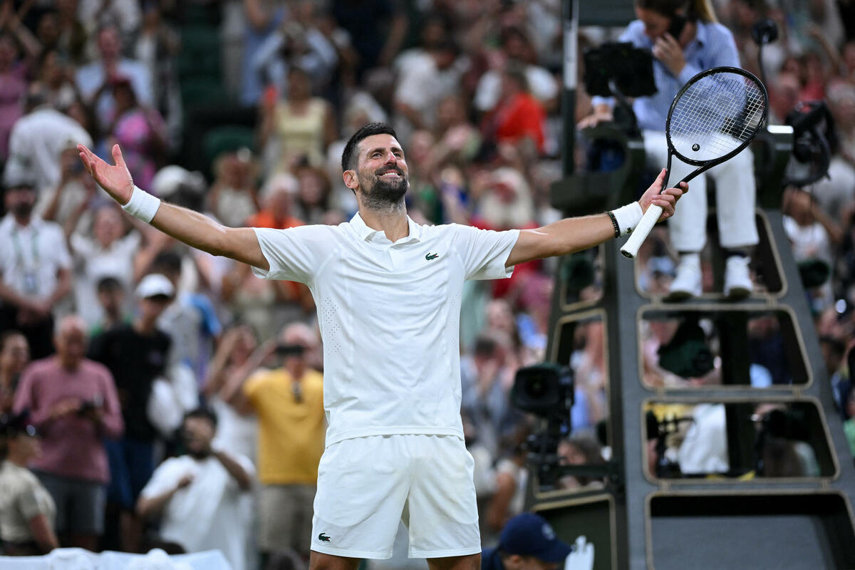 Fotografija uz vijest: Novak Đoković sa 39 godina odigrao najduže četvrtfinale u istoriji Vimbldona i zakazao polufinale sa Sinerom