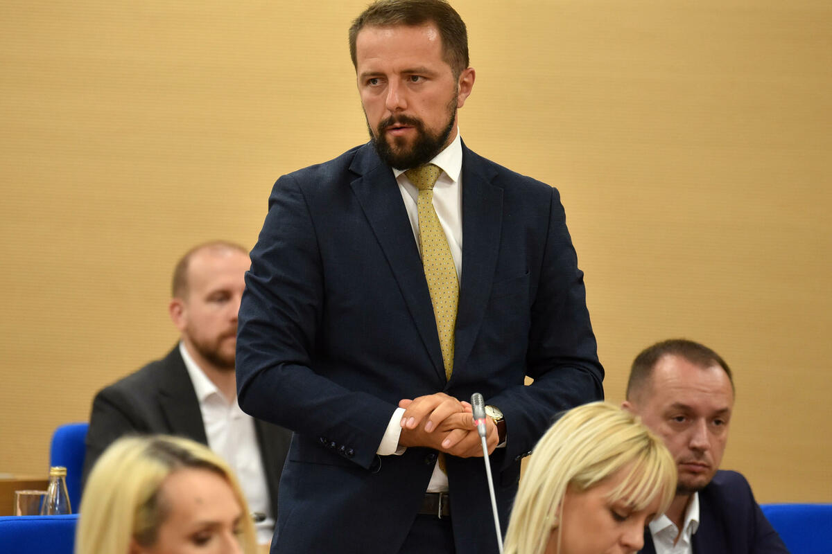 Fotografija uz vijest: NSD neće prisustvovati sjednici podgoričkog parlamenta, Šušić upozorava na politički rizik Srđana Perića