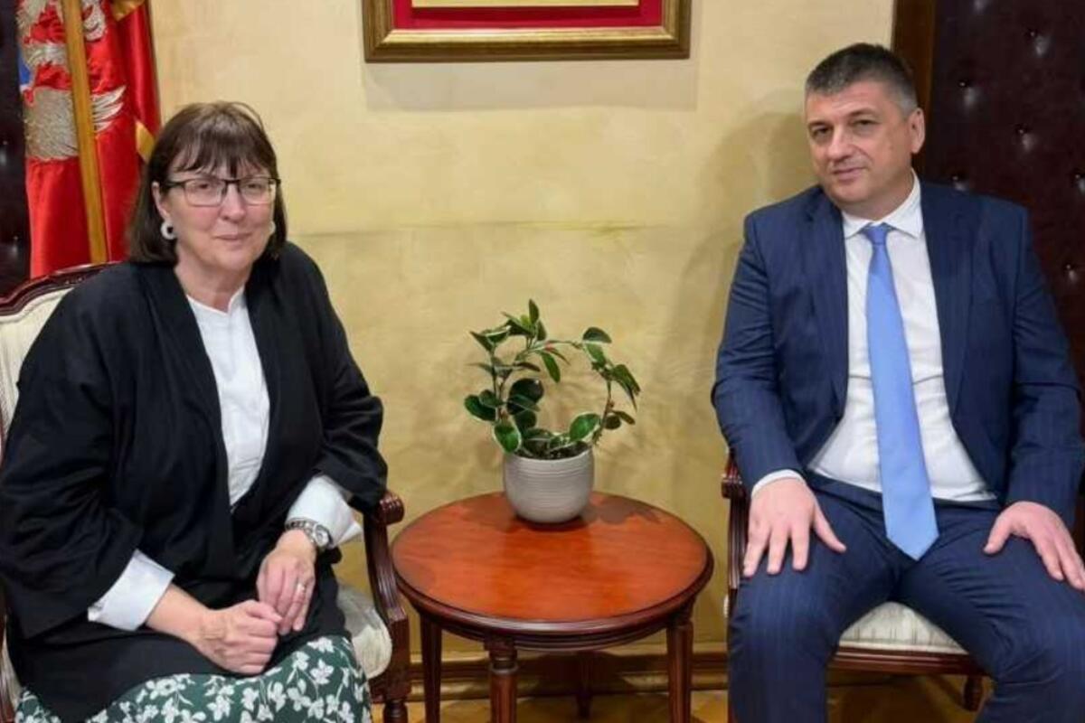 Fotografija uz vijest: Odlazeća ambasadorka Velike Britanije pohvalila rad SDT-a u borbi protiv kriminala