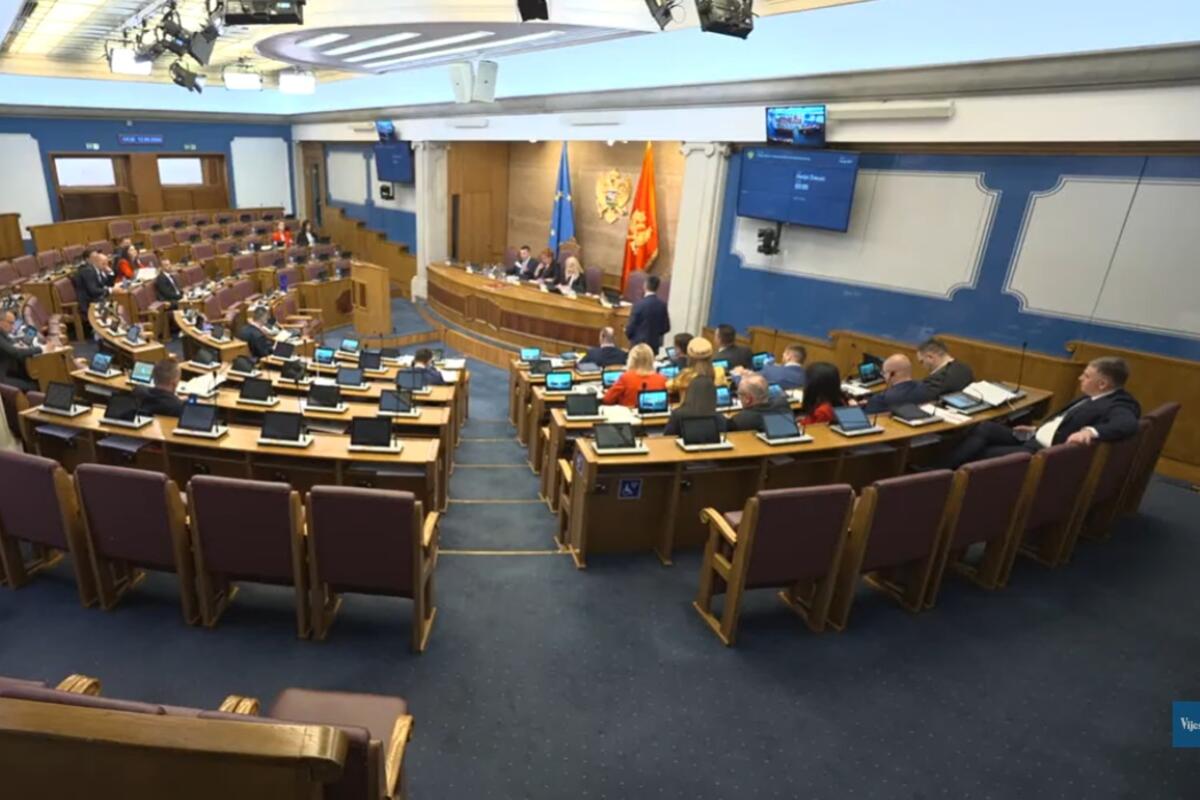 Fotografija uz vijest: Parlamentarna većina očekuje od opozicije dostavu platforme sa zahtjevima prije glasanja o ustavnim promjenama