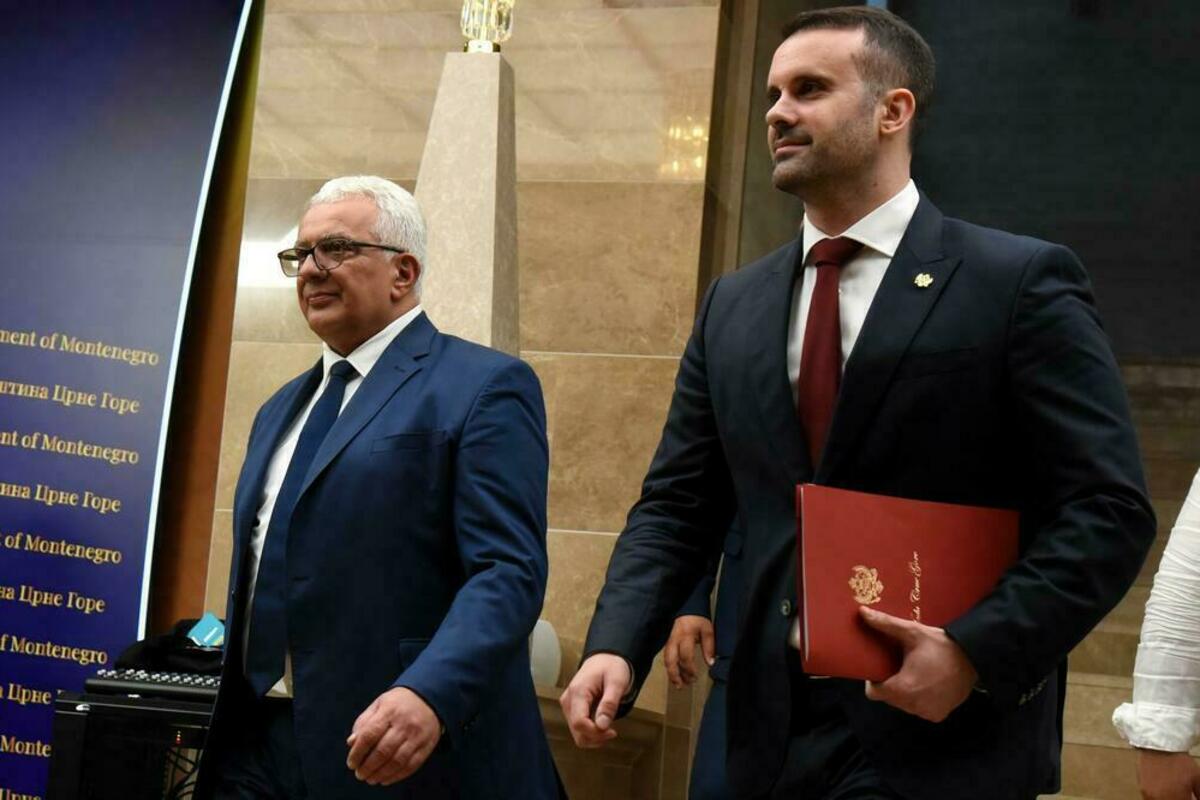 Fotografija uz vijest: PES: Mandićevo saučešće nije stav Vlade; Oštre reakcije zbog smrti Mladića