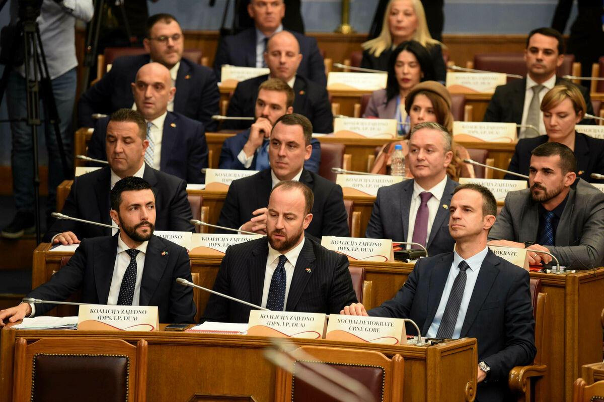 Fotografija uz vijest: Poslanici DPS-a: Knežević nije opozicija Mandiću i Spajiću, već njihov politički oslonac