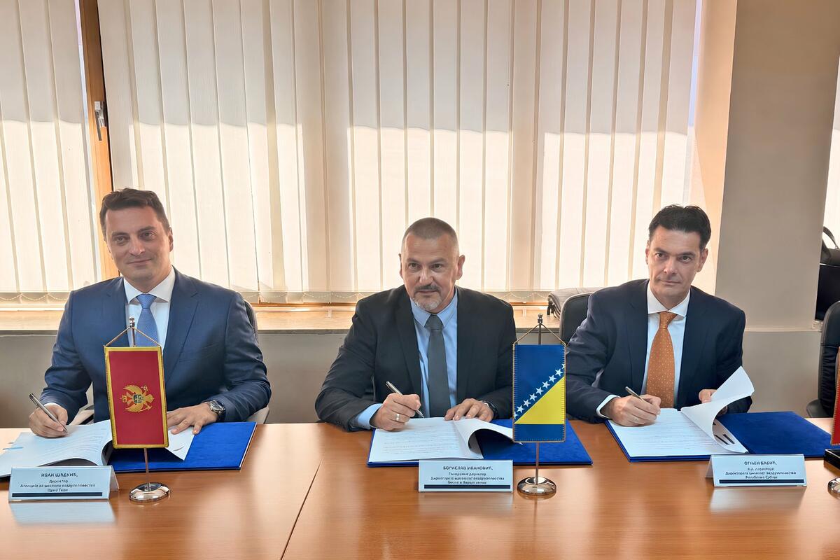 Fotografija uz vijest: Potpisan sporazum o koordinaciji vazduhoplovnih vlasti Crne Gore, Srbije i BiH