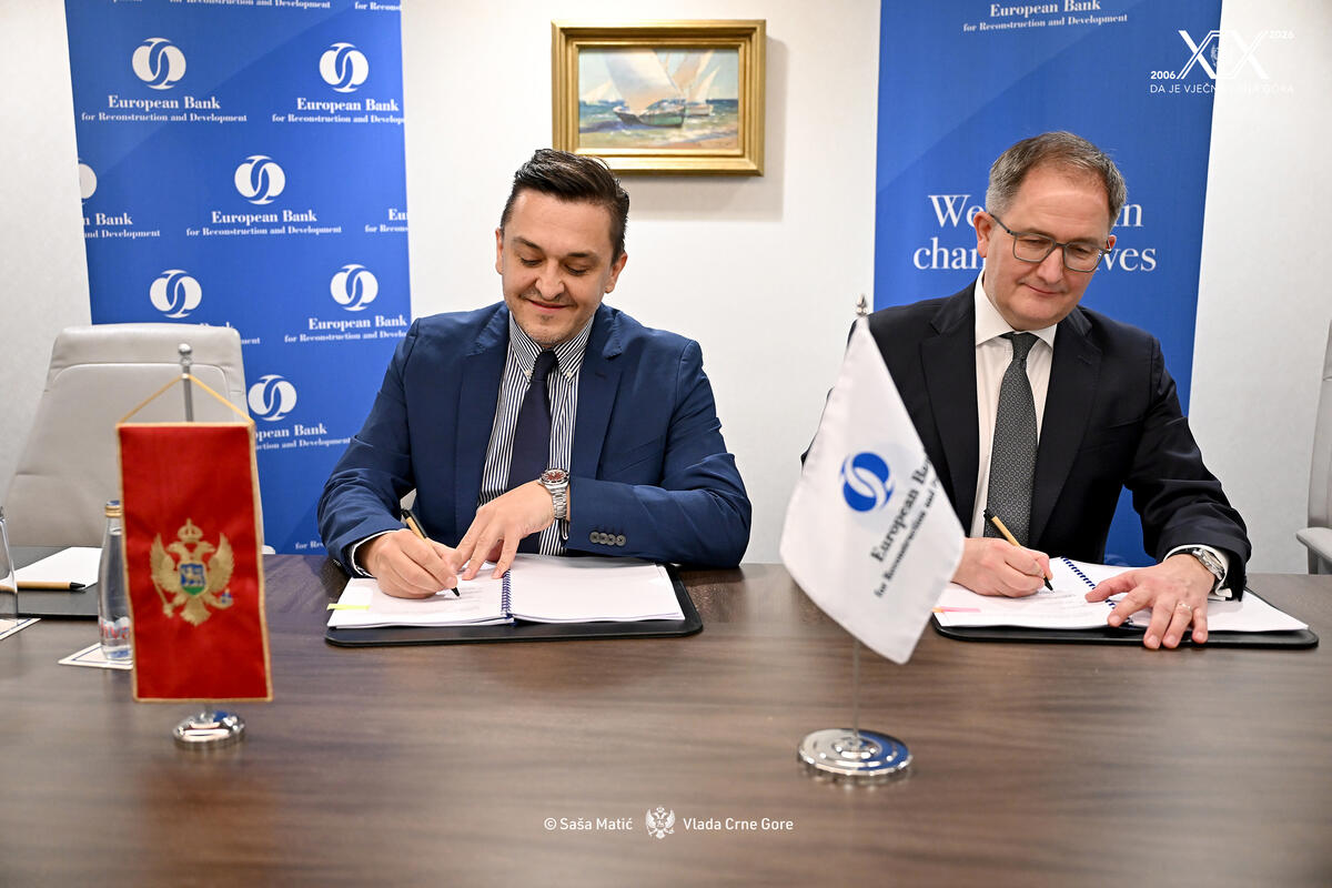 Fotografija uz vijest: Potpisan ugovor o kreditu s EBRD-om vrijedan 30 miliona: "Investicija u razvoj moderne saobraćajne infrastrukture"