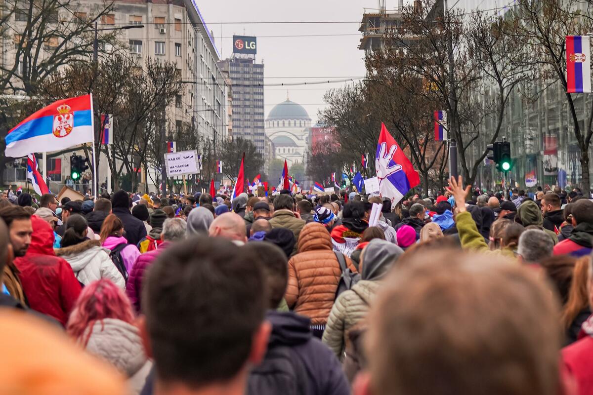 Fotografija uz vijest: PSSE poziva vlasti Srbije na istragu o navodnoj upotrebi zvučnog oružja tokom demonstracija