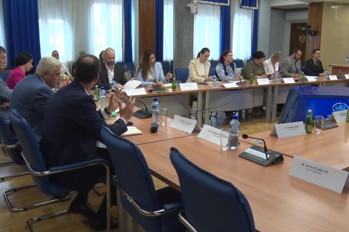 Fotografija uz vijest: Razmimoilaženja u pregovorima o Opštem kolektivnom ugovoru: Poslodavci ne prihvataju predloženu obračunsku vrijednost koeficijenta