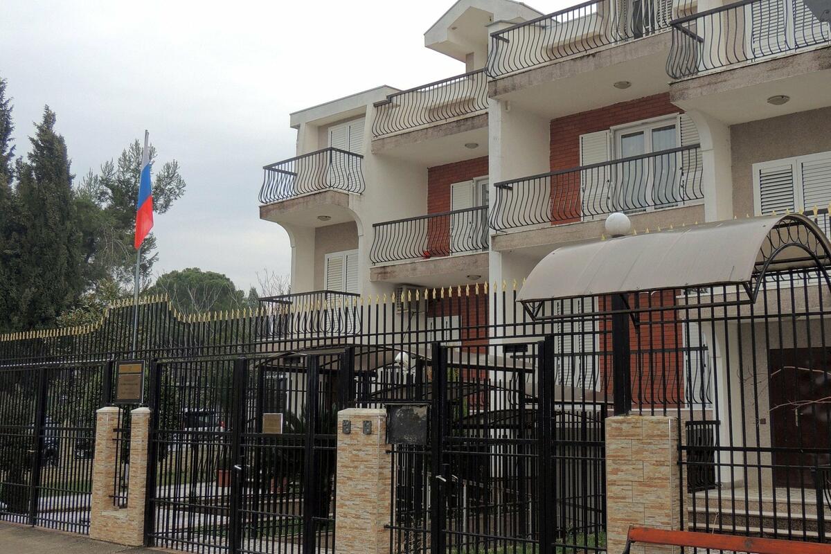 Fotografija uz vijest: Ruska ambasada u Crnoj Gori: MVP pokazuje malo želje da izrazi saučešće žrtvama napada na Starobilsk
