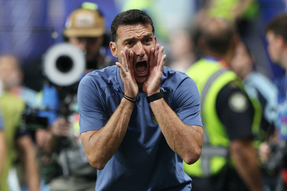 Fotografija uz vijest: Skaloni u suzama nakon preokreta: Argentina u četvrtfinalu Mundijala