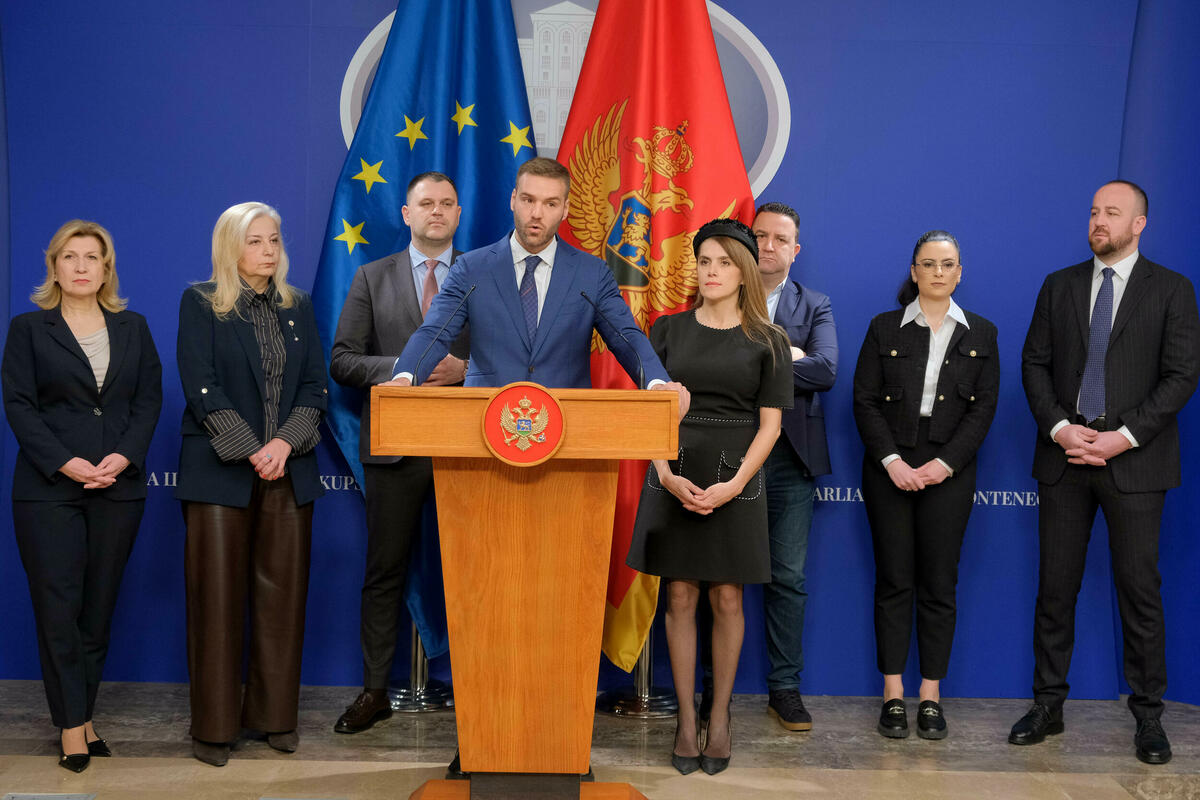 Fotografija uz vijest: Traže jednaka pravila za sve zaposlene: DPS predao izmjene zakona o državnim službenicima i namještencima