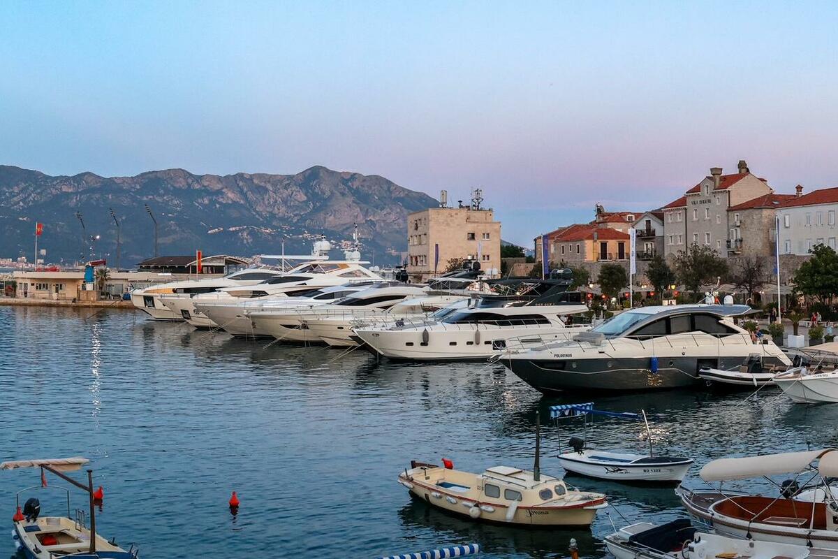 Fotografija uz vijest: Turistička sezona u Luci Budva u punom zamahu: Prihod od milion eura za prvih šest mjeseci