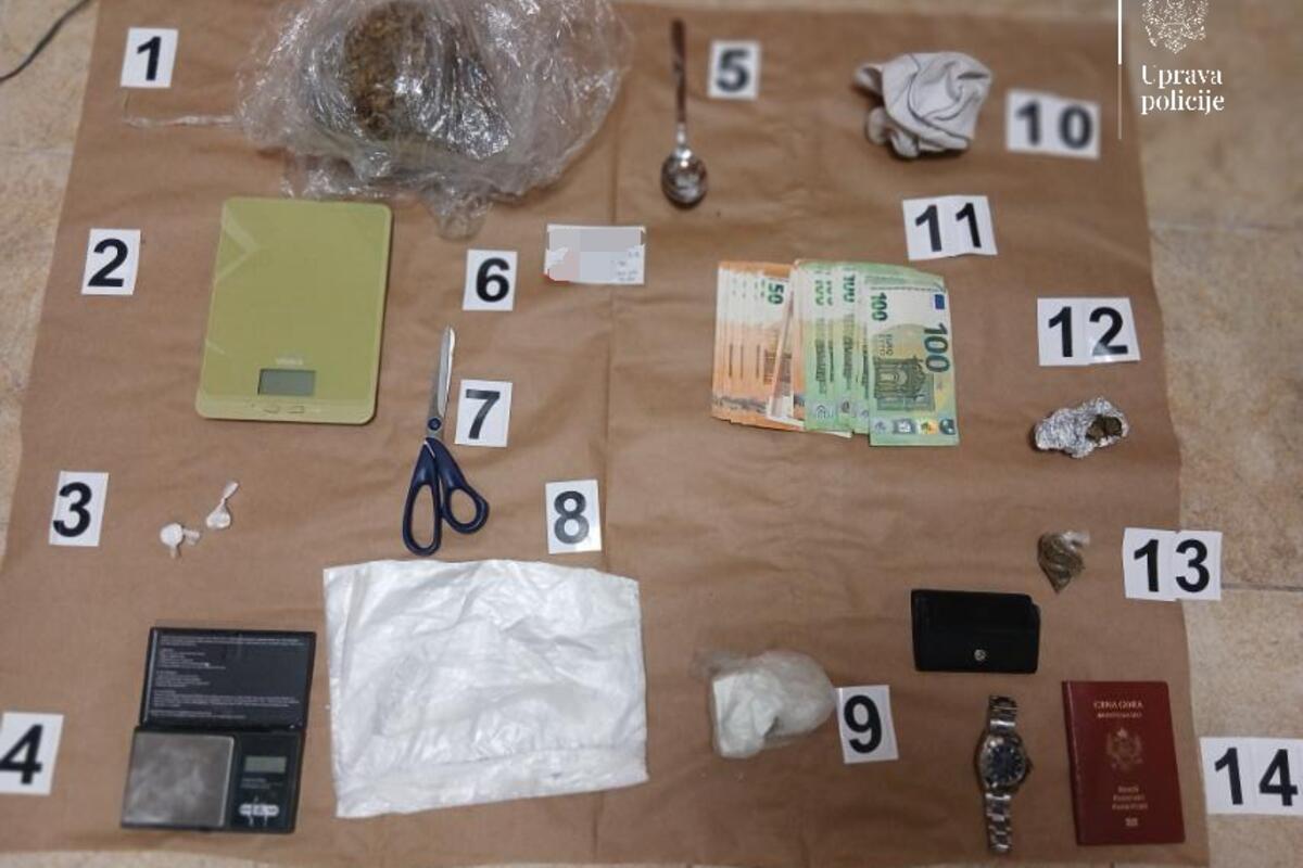 Fotografija uz vijest: U pretresima povezanih sa Zvicerom uhapšena jedna osoba, oduzeti droga, oružje i vozila