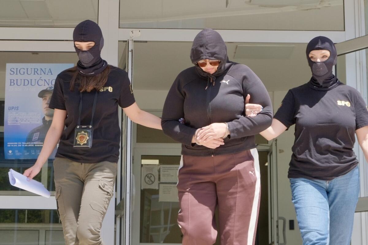 Fotografija uz vijest: Udar na švercere cigareta: Akcijom SDT-a i SPO-a razbijena kriminalna grupa krijumčara duvanskih proizvoda
