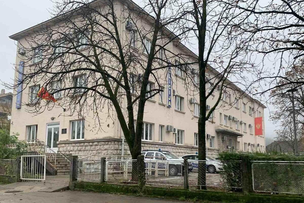 Fotografija uz vijest: Uhapšeni državljani Srbije, od Nikšićana uzeli preko 78 i po hiljada eura za montažne objekte koje nisu napravili