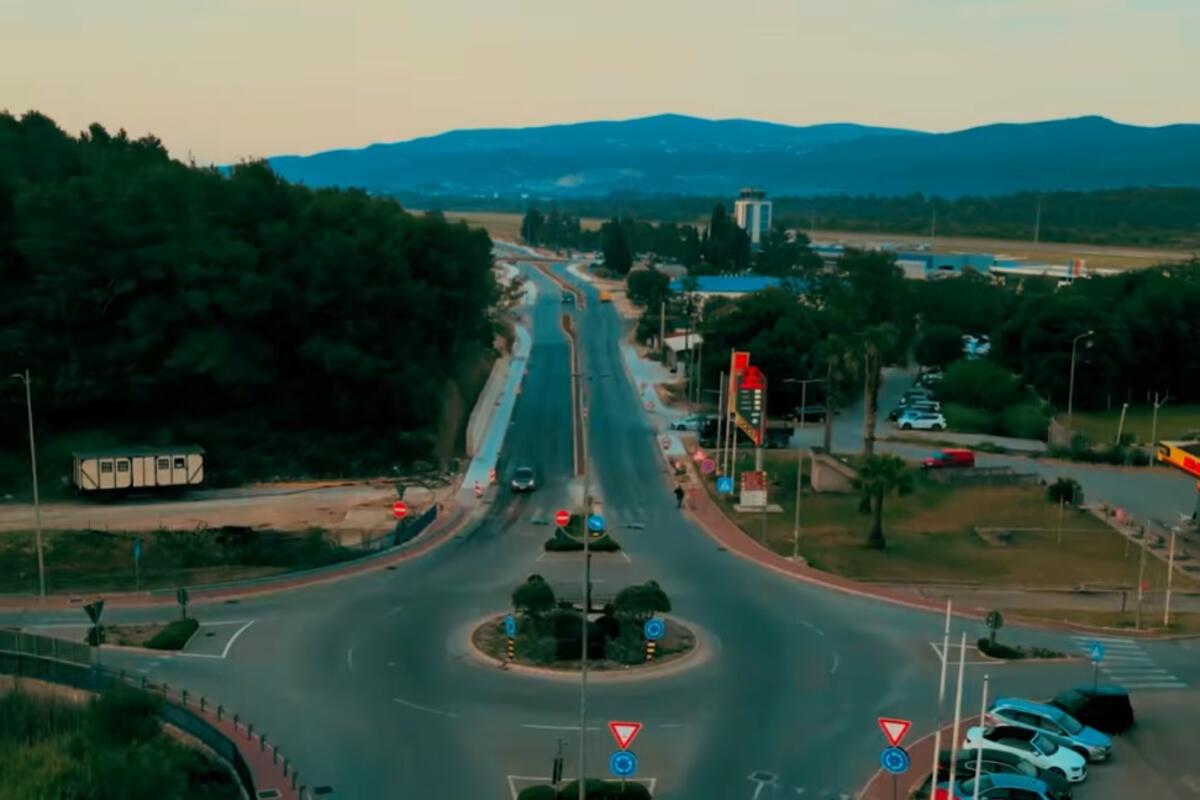 Fotografija uz vijest: Uprava za saobraćaj objavila snimak kompletne dionice puta od Tivta do Jaza dužine 16 kilometara