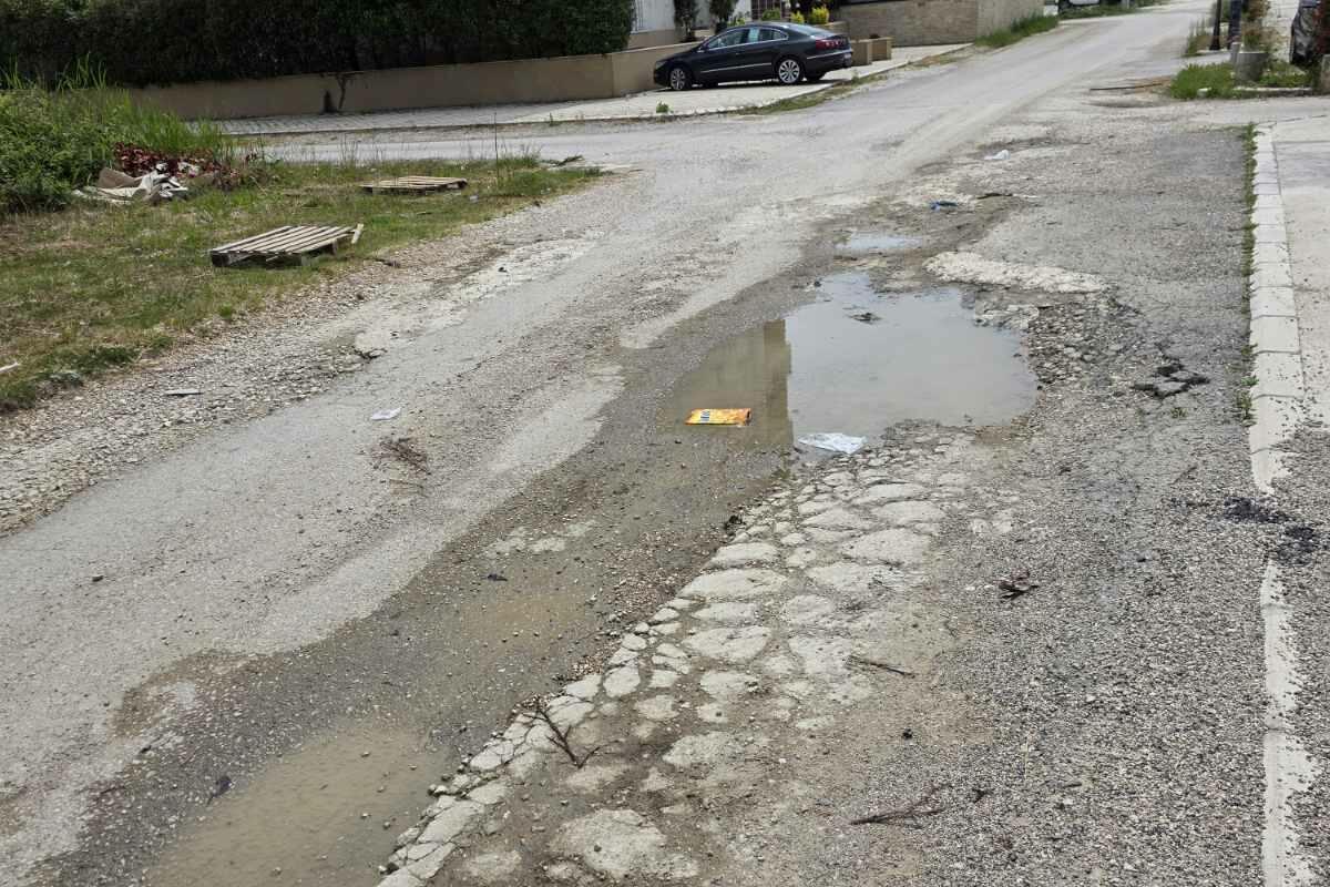Fotografija uz vijest: Uzeli milione, a ništa ne ulažu: Lokalna vlast ne ispunjava obaveze prema stanovnicima Ulcinjskog Polja