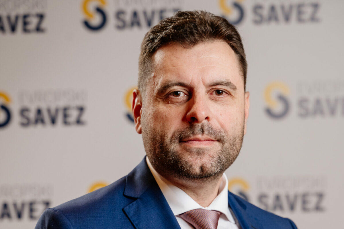 Fotografija uz vijest: Vujović: Kad godinama ćutite na poniženja nasilnika, logično je da pošalje kriminalce da vam rovare po kući