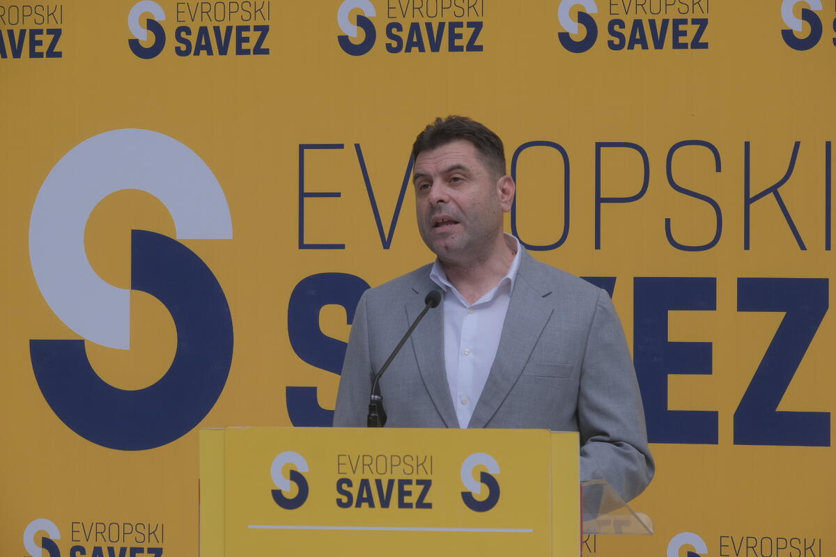 Fotografija uz vijest: Vujović: Ratko Mladić simbol politike 30. avgusta